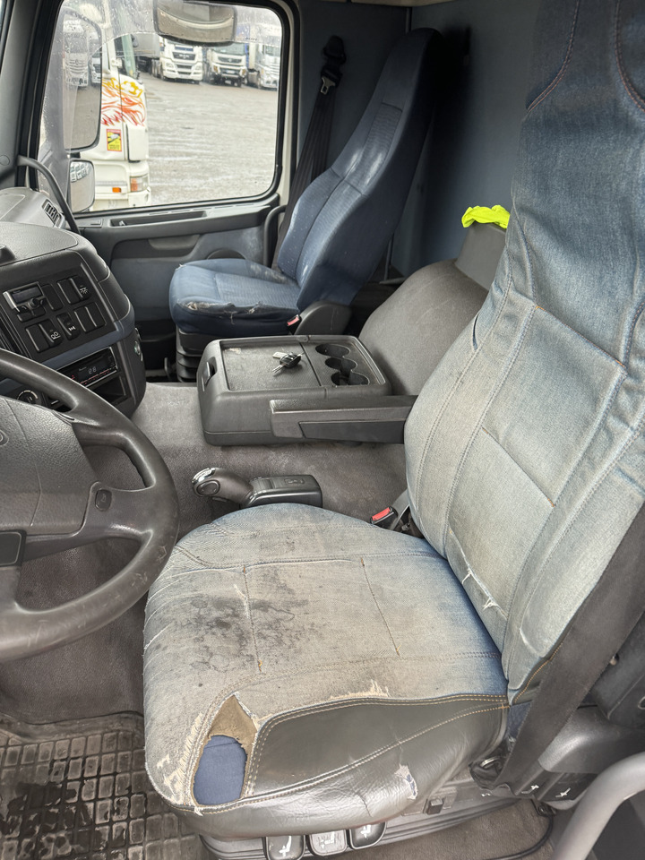 VOLVO FM 400 - Kravas automašīna ar tentu: foto 2 VOLVO FM 400 - Kravas automašīna ar tentu: foto 2