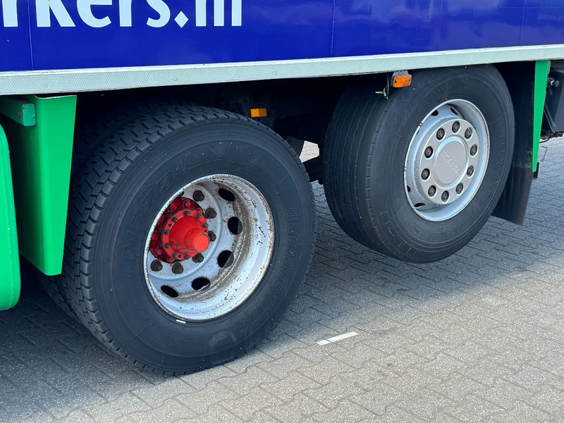 Scania R124-420 6x2 Euro 2 Topline Closed Box - Kravas automašīna refrižerators: foto 5 Scania R124-420 6x2 Euro 2 Topline Closed Box - Kravas automašīna refrižerators: foto 5