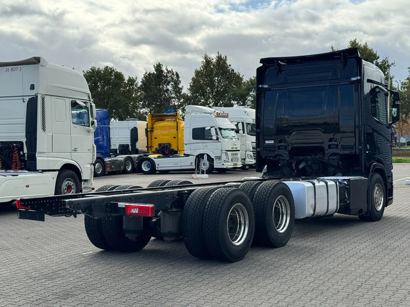 Scania R650 V8 6x4 Chassis Retarder WB 4.50 Only 465tkm! - Šasija kravas automašīna: foto 4 Scania R650 V8 6x4 Chassis Retarder WB 4.50 Only 465tkm! - Šasija kravas automašīna: foto 4