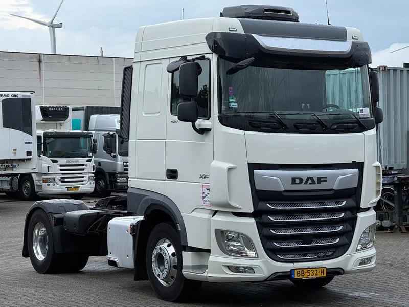 DAF XF 450 Space Cab Euro 6 - Vilcējs: foto 2 DAF XF 450 Space Cab Euro 6 - Vilcējs: foto 2