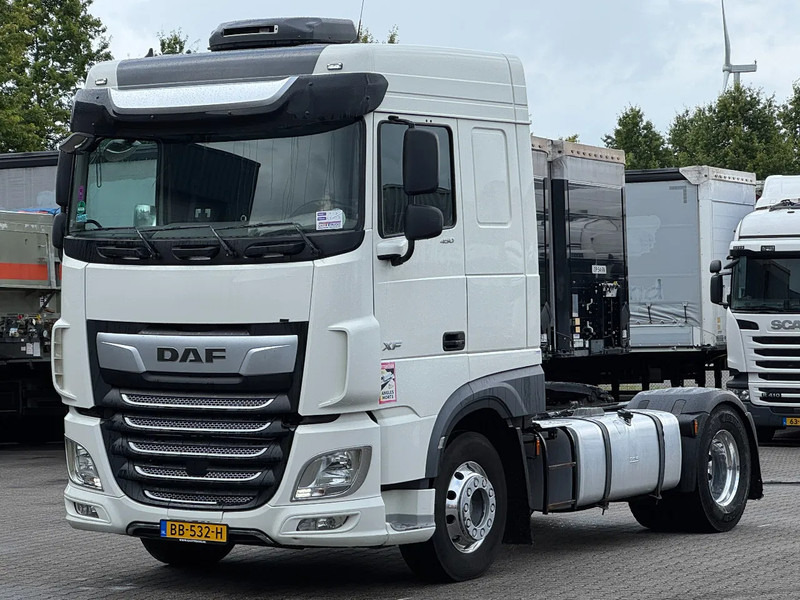 DAF XF 450 Space Cab Euro 6 - Vilcējs: foto 1 DAF XF 450 Space Cab Euro 6 - Vilcējs: foto 1