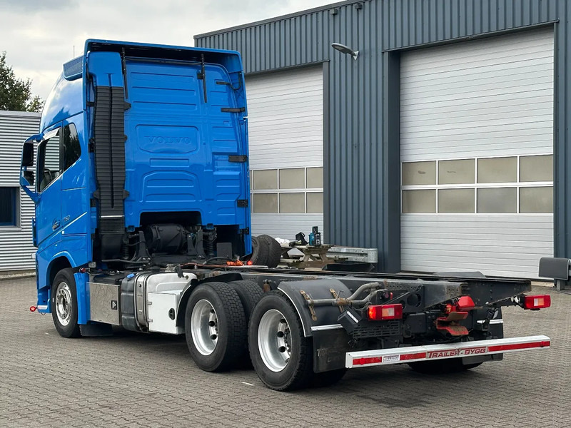 Volvo FH 16.750 6x4 Globe XL Chassis Retarder 3.90 Wb Full Air - Šasija kravas automašīna: foto 4 Volvo FH 16.750 6x4 Globe XL Chassis Retarder 3.90 Wb Full Air - Šasija kravas automašīna: foto 4