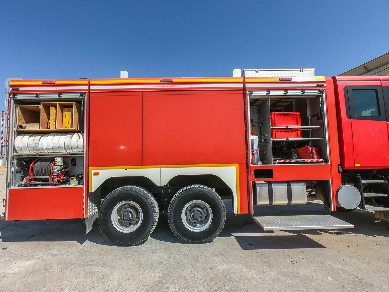 Renault SZCZESNIAK K-500 TLF 9000/1000 6x6 - Ugunsdzēsēju mašīna: foto 4 Renault SZCZESNIAK K-500 TLF 9000/1000 6x6 - Ugunsdzēsēju mašīna: foto 4