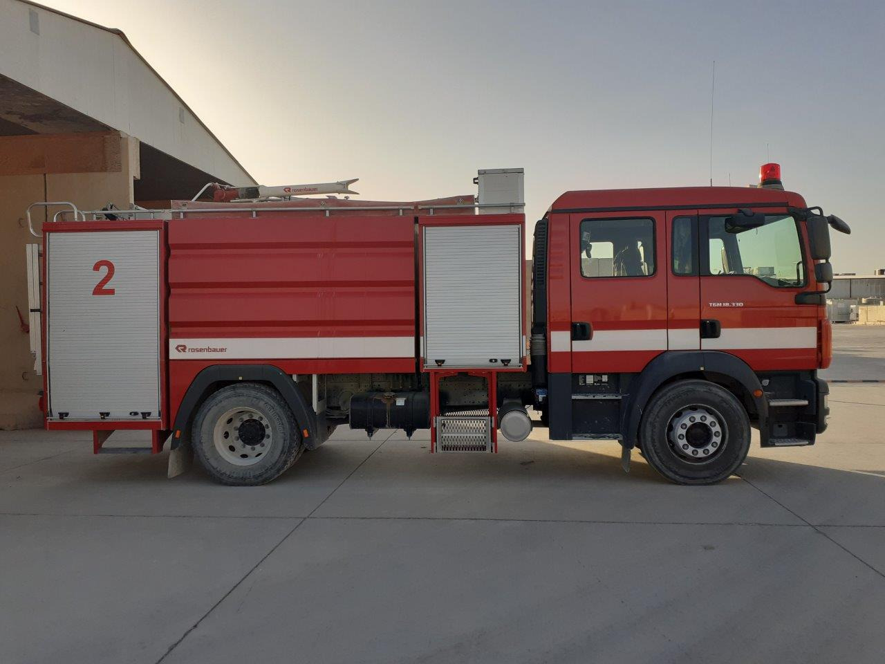 Rosenbauer MAN Mustang TLF 6500/500 - Ugunsdzēsēju mašīna: foto 3 Rosenbauer MAN Mustang TLF 6500/500 - Ugunsdzēsēju mašīna: foto 3