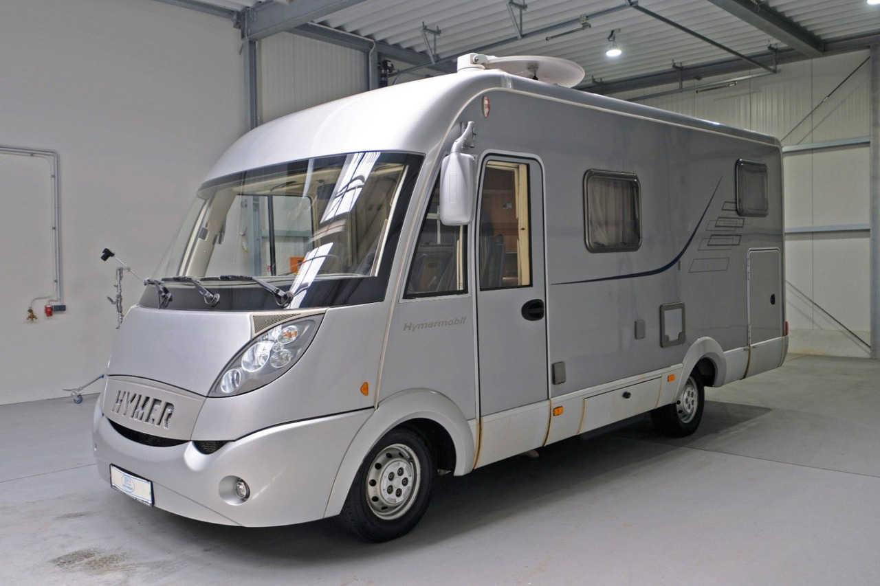 HYMER / ERIBA / HYMERCAR B 514 CL/Festbett+Hubbett/Garage/Klima/Markise - Integrēts kemperis: foto 2 HYMER / ERIBA / HYMERCAR B 514 CL/Festbett+Hubbett/Garage/Klima/Markise - Integrēts kemperis: foto 2