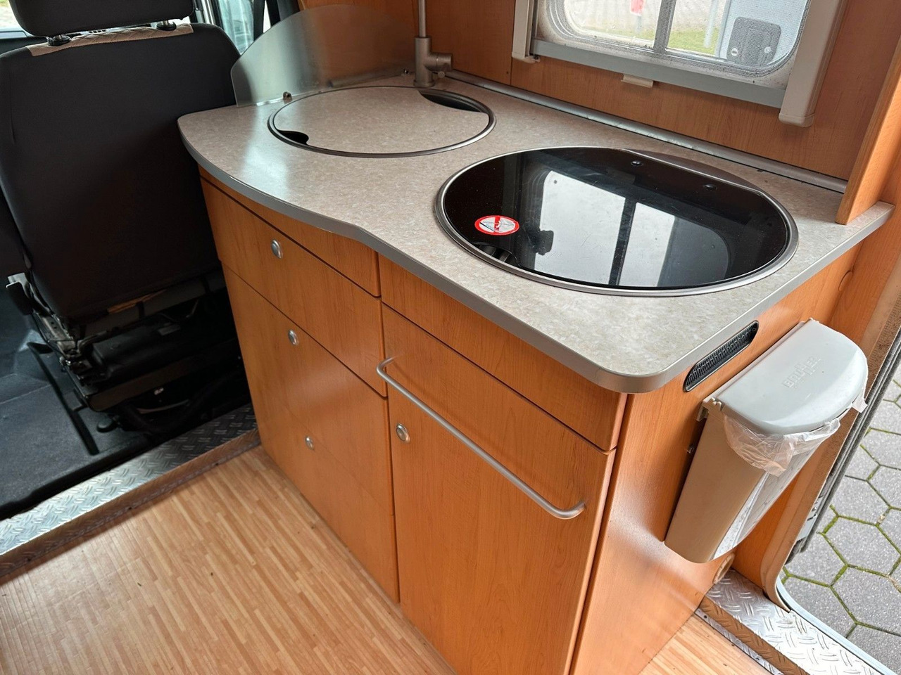 Daļēji integrētais kemperis HYMER / ERIBA / HYMERCAR TRAMP T 572 CL/Festbett/Klima/Markise HYMER / ERIBA / HYMERCAR TRAMP T 572 CL/Festbett/Klima/Markise: foto 26