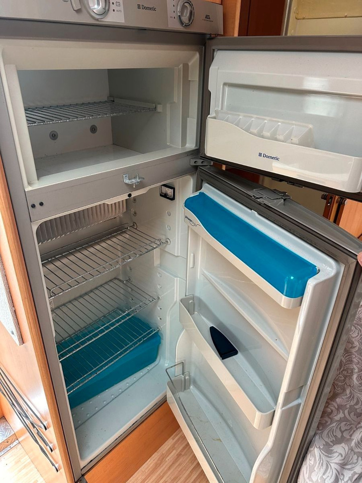Daļēji integrētais kemperis HYMER / ERIBA / HYMERCAR TRAMP T 572 CL/Festbett/Klima/Markise HYMER / ERIBA / HYMERCAR TRAMP T 572 CL/Festbett/Klima/Markise: foto 28