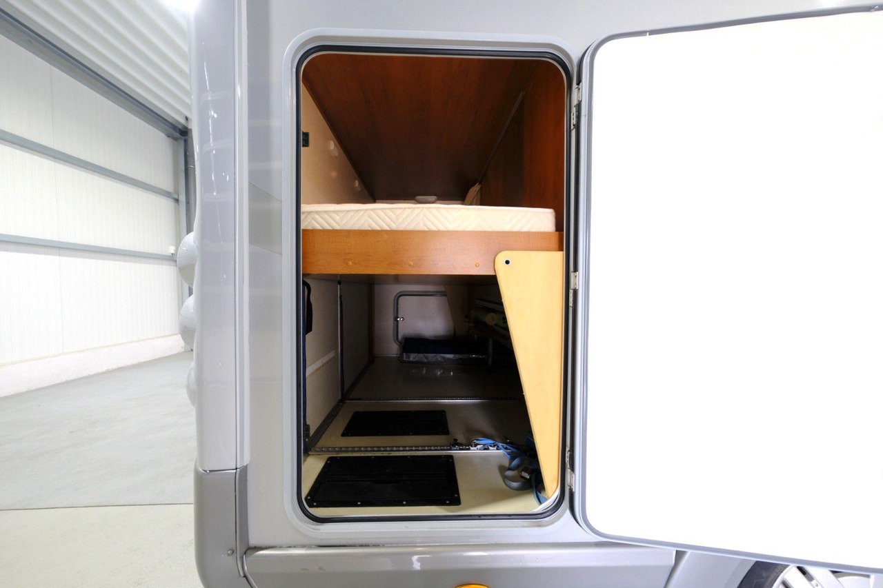 Karmann Ontario 670 VB / Etagenbetten / Solar / Markise - Alkov kemperis: foto 5 Karmann Ontario 670 VB / Etagenbetten / Solar / Markise - Alkov kemperis: foto 5