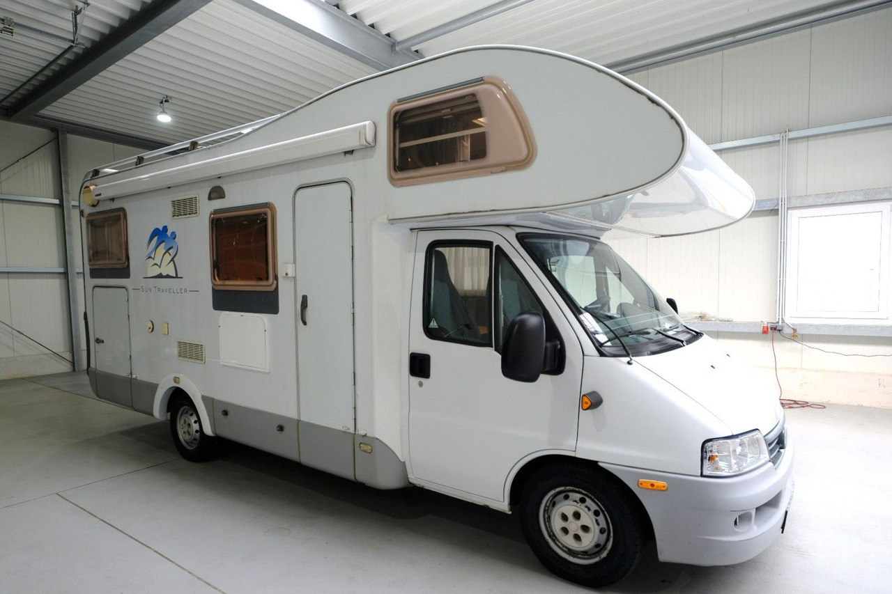 Knaus Sun Traveller 658 LG/Festbett/ DPF Grün/Garage - Alkov kemperis: foto 1 Knaus Sun Traveller 658 LG/Festbett/ DPF Grün/Garage - Alkov kemperis: foto 1