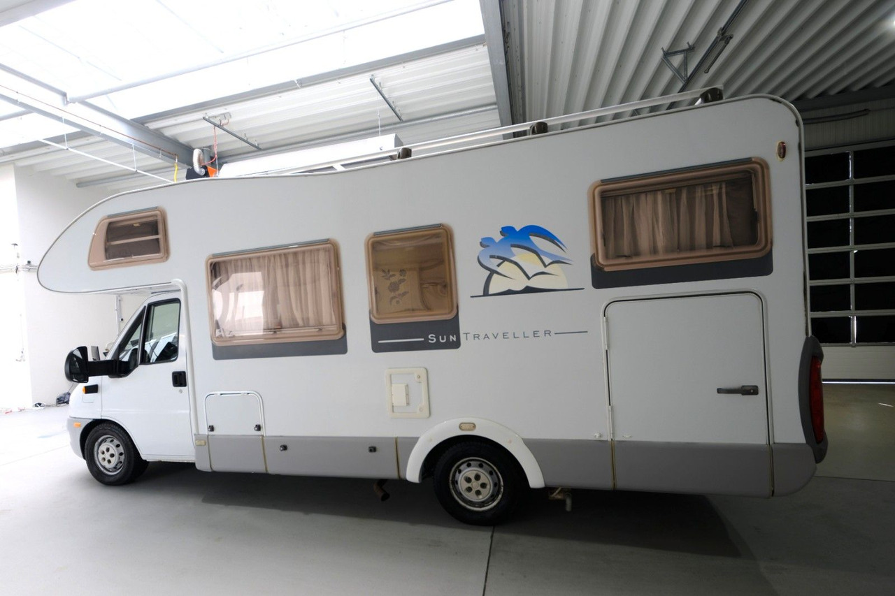 Knaus Sun Traveller 658 LG/Festbett/ DPF Grün/Garage - Alkov kemperis: foto 3 Knaus Sun Traveller 658 LG/Festbett/ DPF Grün/Garage - Alkov kemperis: foto 3
