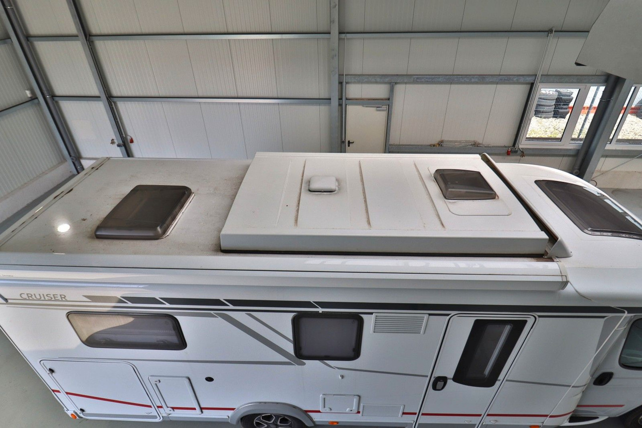 LMC Cruiser 732G/Automatik/Einzelbetten+Aufstelldach - Daļēji integrētais kemperis: foto 4 LMC Cruiser 732G/Automatik/Einzelbetten+Aufstelldach - Daļēji integrētais kemperis: foto 4