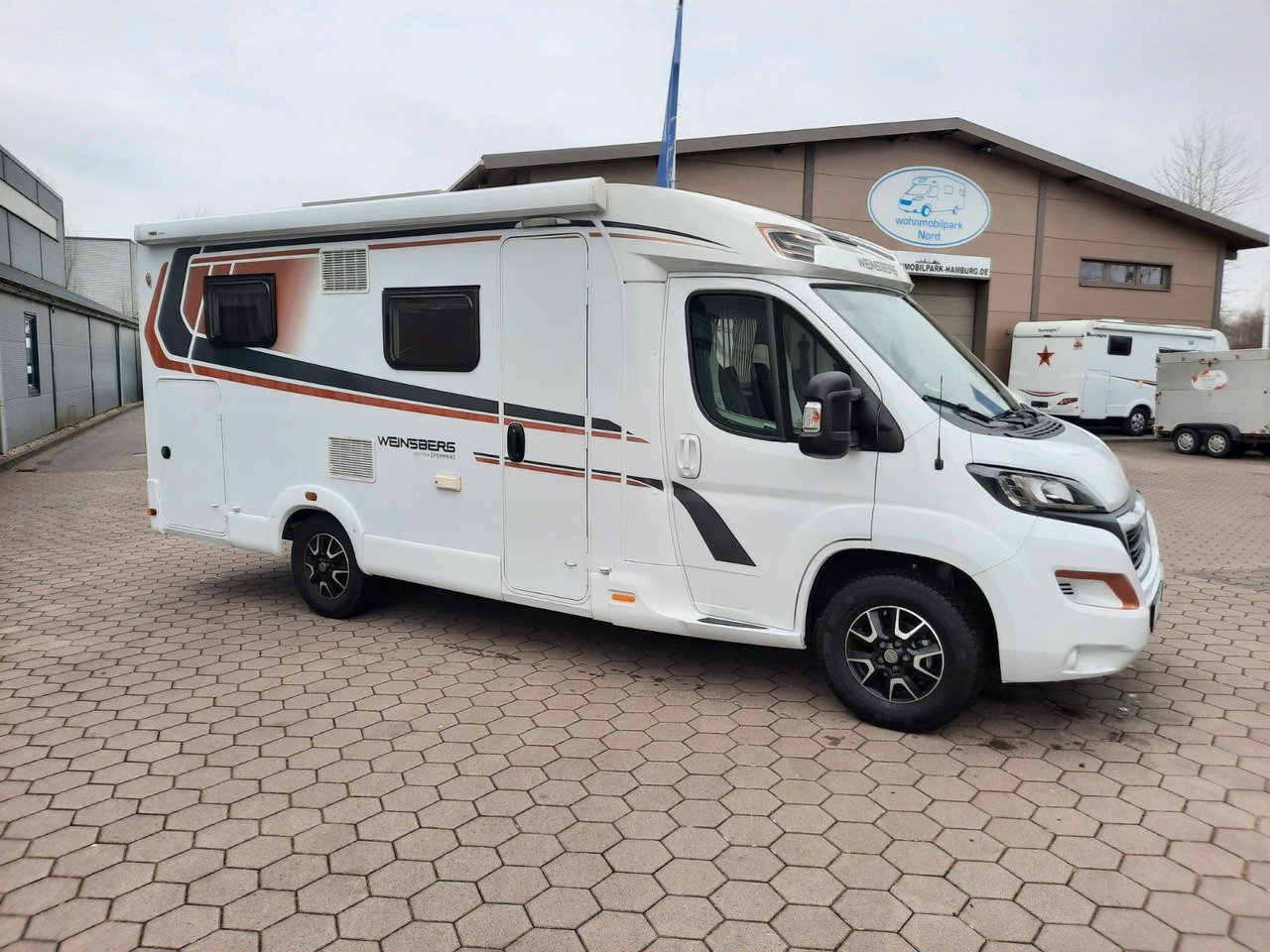 Weinsberg CaraCompact 600 MEG Pepper Edition/Einzelbetten - Daļēji integrētais kemperis: foto 2 Weinsberg CaraCompact 600 MEG Pepper Edition/Einzelbetten - Daļēji integrētais kemperis: foto 2