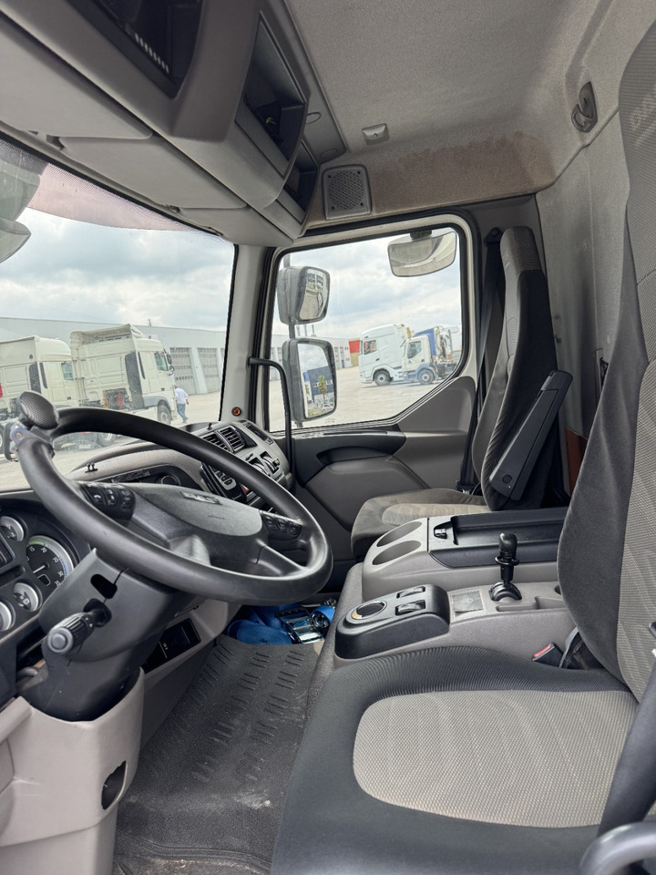 DAF LF 160 45IV - Kravas automašīna ar slēgto virsbūvi: foto 4 DAF LF 160 45IV - Kravas automašīna ar slēgto virsbūvi: foto 4