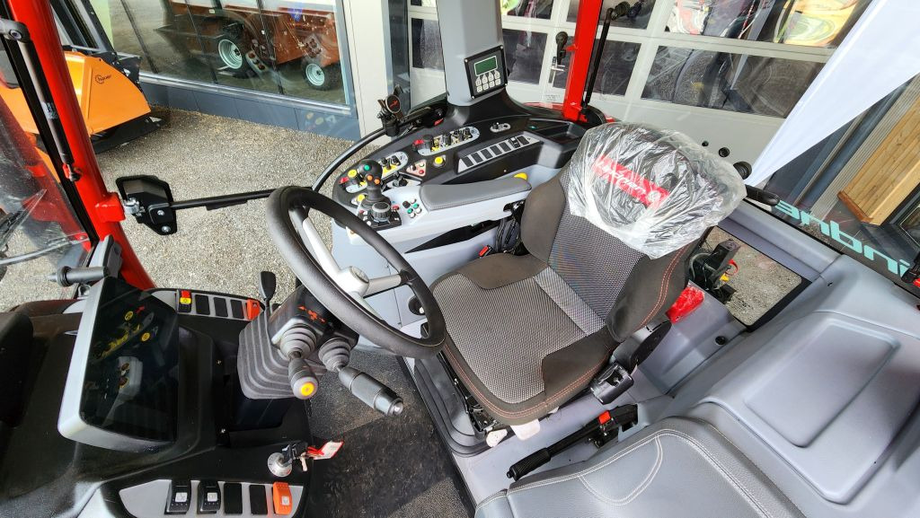 Lindner Lintrac 100 (15957) - Traktors: foto 2 Lindner Lintrac 100 (15957) - Traktors: foto 2