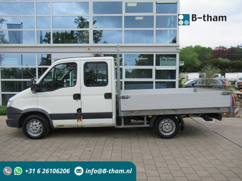 Iveco Daily 29L13 2.3HPi 93KW 345 DOKA Dubbelcabine - Automašīna ar kravas platformu, Kravas-pasažieru furgons: foto 1 Iveco Daily 29L13 2.3HPi 93KW 345 DOKA Dubbelcabine - Automašīna ar kravas platformu, Kravas-pasažieru furgons: foto 1