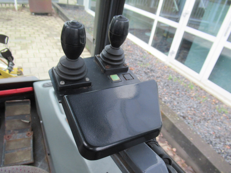 Ielu tīrīšanas mašīna LM TRAC 286 Werktuigdrager ( zonder Borstel arm ): foto 10 Ielu tīrīšanas mašīna LM TRAC 286 Werktuigdrager ( zonder Borstel arm ): foto 10