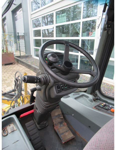 Ielu tīrīšanas mašīna LM TRAC 286 Werktuigdrager ( zonder Borstel arm ): foto 9 Ielu tīrīšanas mašīna LM TRAC 286 Werktuigdrager ( zonder Borstel arm ): foto 9