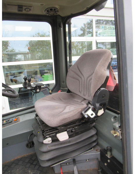 Ielu tīrīšanas mašīna LM TRAC 286 Werktuigdrager ( zonder Borstel arm ): foto 8 Ielu tīrīšanas mašīna LM TRAC 286 Werktuigdrager ( zonder Borstel arm ): foto 8