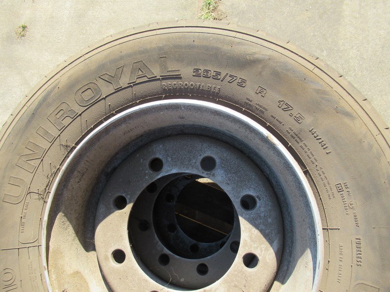 MEFRO 4 x Velg 17.5x6.75 + band Veldhuizen - Ritenis - Kravas automašīna: foto 2 MEFRO 4 x Velg 17.5x6.75 + band Veldhuizen - Ritenis - Kravas automašīna: foto 2