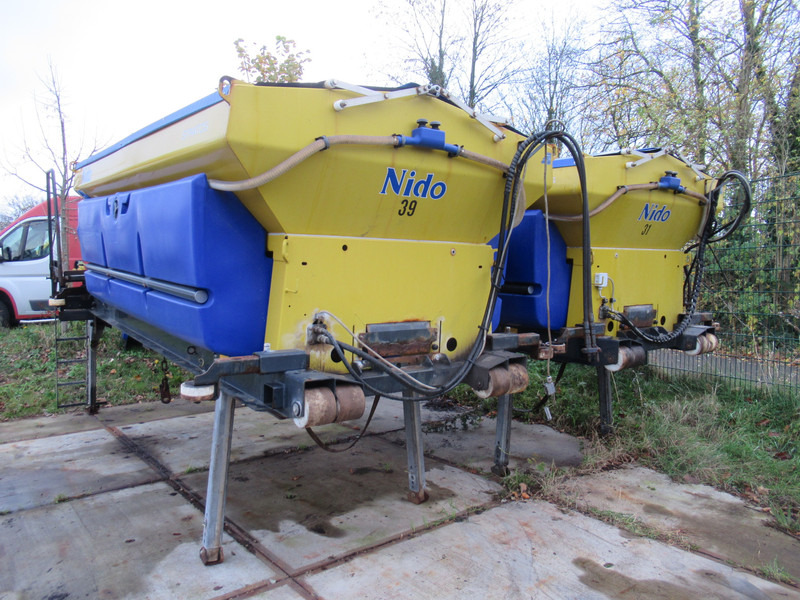 NIDO STRATOS B50-42 VCLN-490 5M3 + 2.200l HYDRO Salzstreuer Saltspreader Zoutstrooier - Sāls un smilts kaisītājs: foto 4 NIDO STRATOS B50-42 VCLN-490 5M3 + 2.200l HYDRO Salzstreuer Saltspreader Zoutstrooier - Sāls un smilts kaisītājs: foto 4