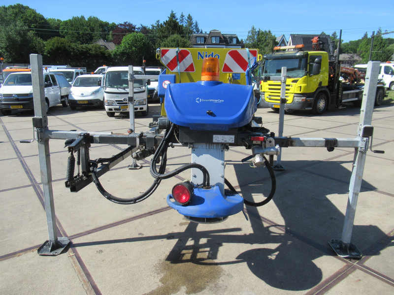 NIDO Stratos B08L-24 PCLN-350 Roto-power 0,8m3 + 350L Salzstreuer Saltspreader - Sāls un smilts kaisītājs: foto 5 NIDO Stratos B08L-24 PCLN-350 Roto-power 0,8m3 + 350L Salzstreuer Saltspreader - Sāls un smilts kaisītājs: foto 5