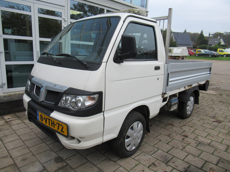 Piaggio Porter 1.3i 46KW Extra PICKUP Bi-Fuel Benzine - CNG - Automašīna ar kravas platformu: foto 3 Piaggio Porter 1.3i 46KW Extra PICKUP Bi-Fuel Benzine - CNG - Automašīna ar kravas platformu: foto 3