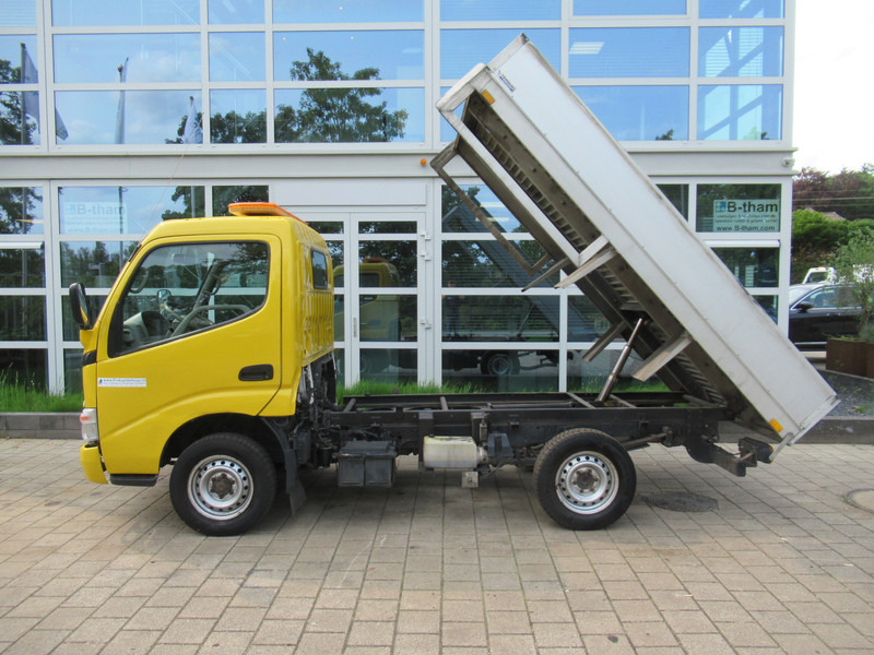 Toyota Dyna 100 3.0 D-4D 80KW kipper - Tipper - Komercauto pašizgāzējs: foto 2 Toyota Dyna 100 3.0 D-4D 80KW kipper - Tipper - Komercauto pašizgāzējs: foto 2