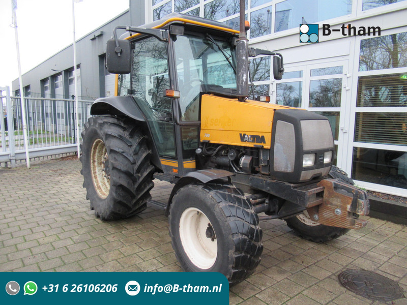 Valtra 700 4x2 VALMET - Traktors: foto 1 Valtra 700 4x2 VALMET - Traktors: foto 1