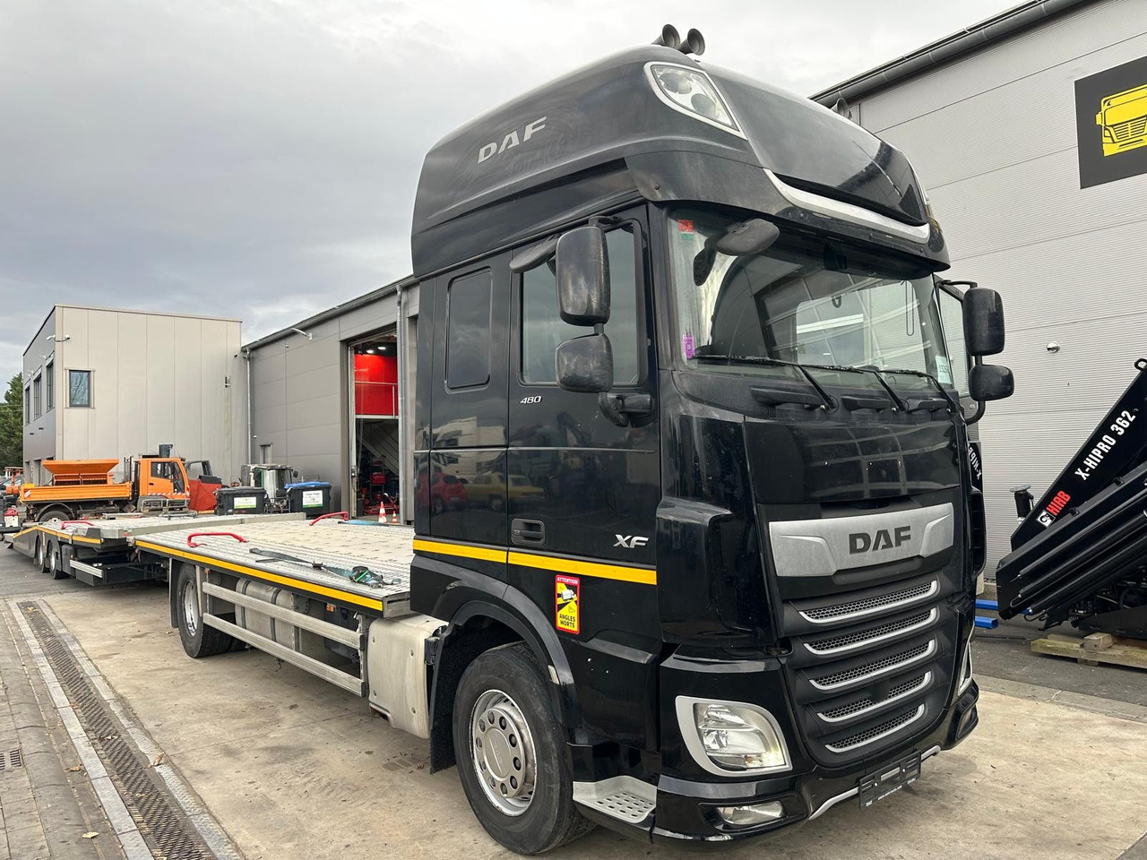 DAF 480XF*Flachzug*Aufstellbühne*VDI2700*Top! - Autovedējs: foto 2 DAF 480XF*Flachzug*Aufstellbühne*VDI2700*Top! - Autovedējs: foto 2