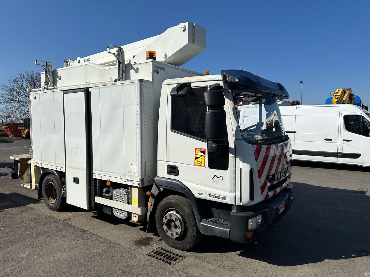 Iveco EuroCargo 120E18 + COMET 151TAL*Steiger - Autopacēlājs: foto 1 Iveco EuroCargo 120E18 + COMET 151TAL*Steiger - Autopacēlājs: foto 1