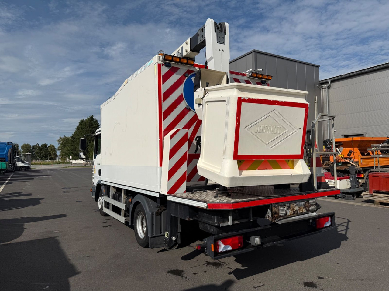 MAN TGL 12.180 Versalift/15m/orig.km/Top - Autopacēlājs: foto 5 MAN TGL 12.180 Versalift/15m/orig.km/Top - Autopacēlājs: foto 5