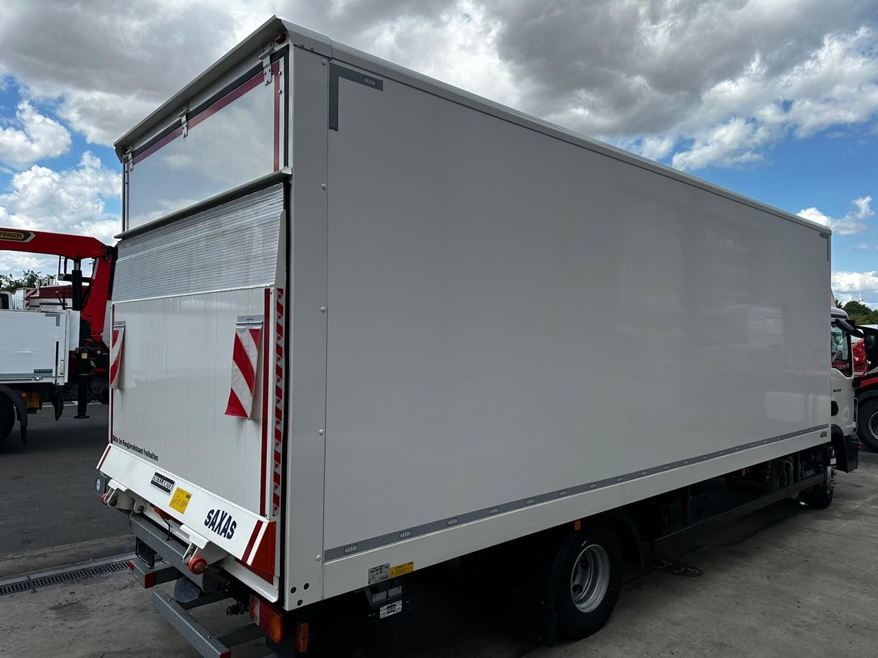 MAN TGL 12.250 /Ladebordwand/Automatik/Ahk - Kravas automašīna ar slēgto virsbūvi: foto 3 MAN TGL 12.250 /Ladebordwand/Automatik/Ahk - Kravas automašīna ar slēgto virsbūvi: foto 3