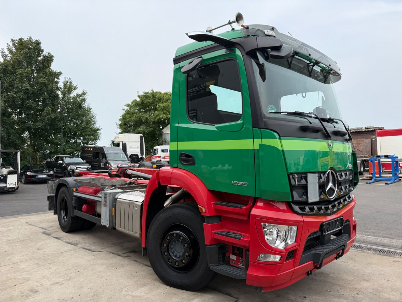 Mercedes-Benz Arocs 1836/10,7L/Hiab Ultima 14S/4x2/Autom./Top - Pacēlājs ar āķi: foto 4 Mercedes-Benz Arocs 1836/10,7L/Hiab Ultima 14S/4x2/Autom./Top - Pacēlājs ar āķi: foto 4