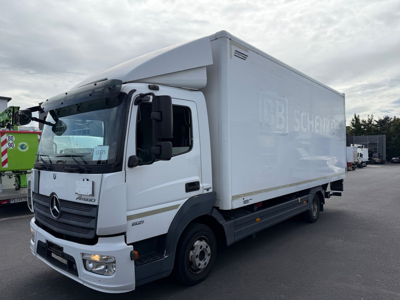 Mercedes-Benz Atego 3 4x2 821 4x2 LBW / Ahk. / Palfinger / 6m - Kravas automašīna ar slēgto virsbūvi: foto 1 Mercedes-Benz Atego 3 4x2 821 4x2 LBW / Ahk. / Palfinger / 6m - Kravas automašīna ar slēgto virsbūvi: foto 1