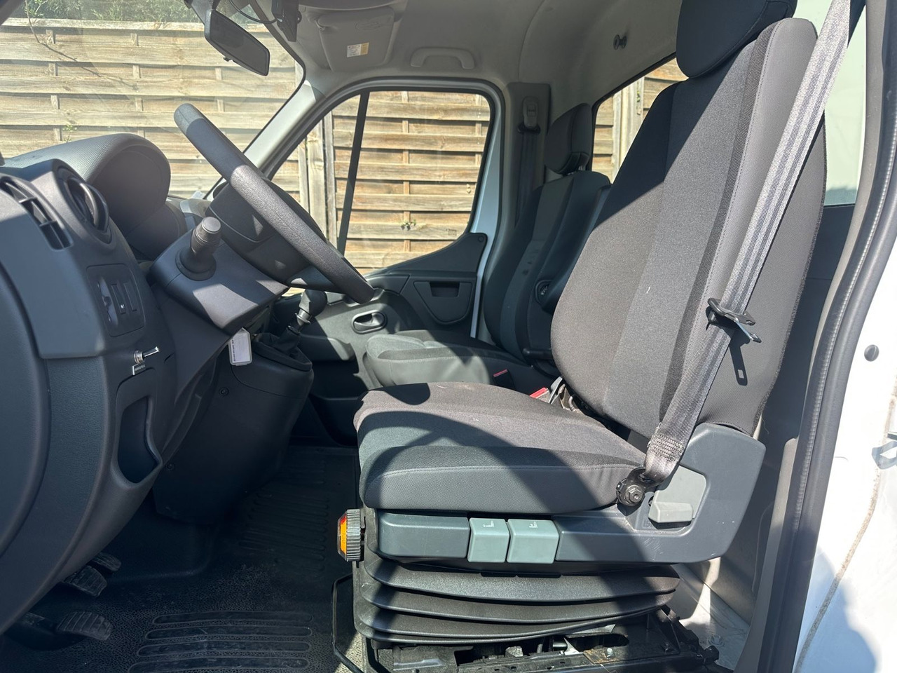 Renault Master III*Steiger 12m*orig.km*Topzustand* Renault Master III/Steiger 11,2m/orig.km*Topzustand* līzingu Renault Master III*Steiger 12m*orig.km*Topzustand* Renault Master III/Steiger 11,2m/orig.km*Topzustand*: foto 13 Renault Master III*Steiger 12m*orig.km*Topzustand* Renault Master III/Steiger 11,2m/orig.km*Topzustand* līzingu Renault Master III*Steiger 12m*orig.km*Topzustand* Renault Master III/Steiger 11,2m/orig.km*Topzustand*: foto 13