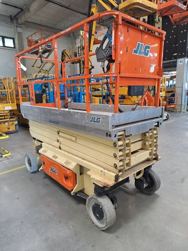 JLG 2646 ES - Šķērveida pacēlājs: foto 1 JLG 2646 ES - Šķērveida pacēlājs: foto 1