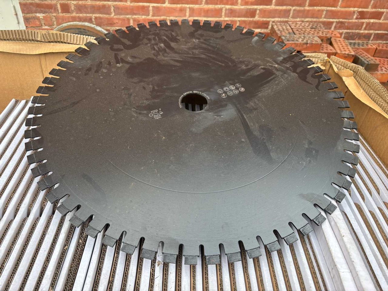 Diamond blade 700mmx60mm 10pcs - Betonēšanas iekārta: foto 1 Diamond blade 700mmx60mm 10pcs - Betonēšanas iekārta: foto 1