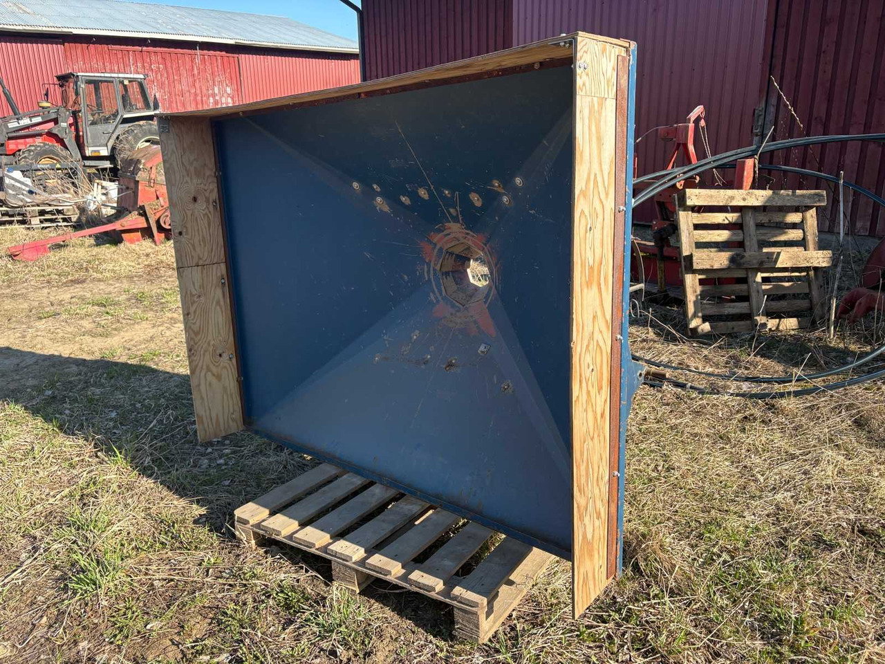 Fertilizer spreader Bogballe BL600/800/1000 - Minerālmēslu izkliedētājs: foto 1 Fertilizer spreader Bogballe BL600/800/1000 - Minerālmēslu izkliedētājs: foto 1