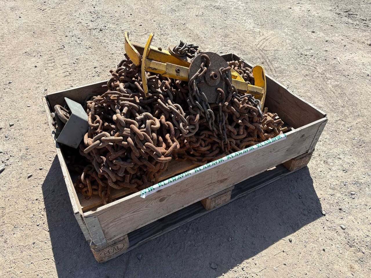 Forest machine bogie chain 2pcs and centering bars - Ritošās daļas detaļas: foto 1 Forest machine bogie chain 2pcs and centering bars - Ritošās daļas detaļas: foto 1