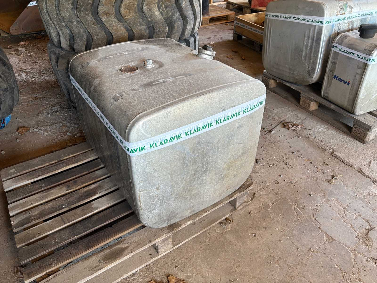 Fuel tank Scania 350L - Degvielas tvertne - Kravas automašīna: foto 4 Fuel tank Scania 350L - Degvielas tvertne - Kravas automašīna: foto 4