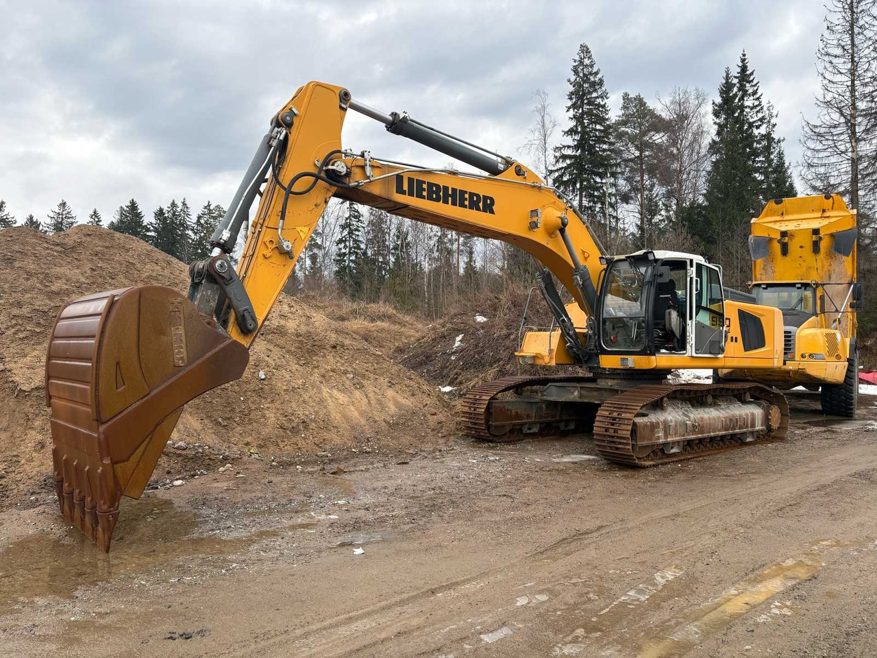 Liebherr 950SME crawler excavator - Kāpurķēžu ekskavators: foto 1 Liebherr 950SME crawler excavator - Kāpurķēžu ekskavators: foto 1