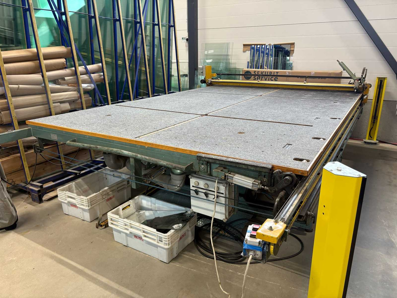 Semi-Automatic Glass Cutting Table SF - Darbagalds: foto 1 Semi-Automatic Glass Cutting Table SF - Darbagalds: foto 1