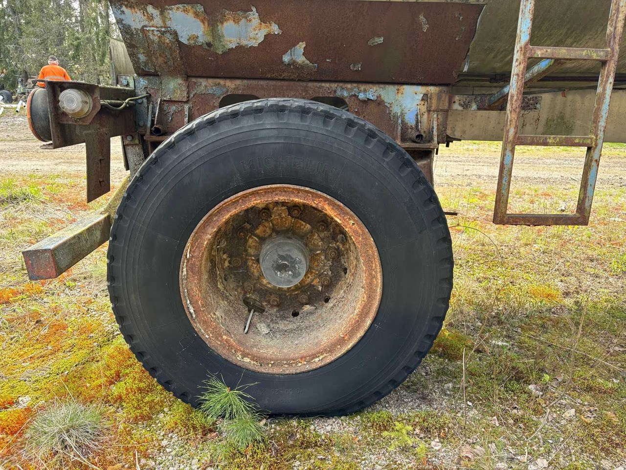 Tank trailer 10000L - Piekabe cisterna: foto 5 Tank trailer 10000L - Piekabe cisterna: foto 5