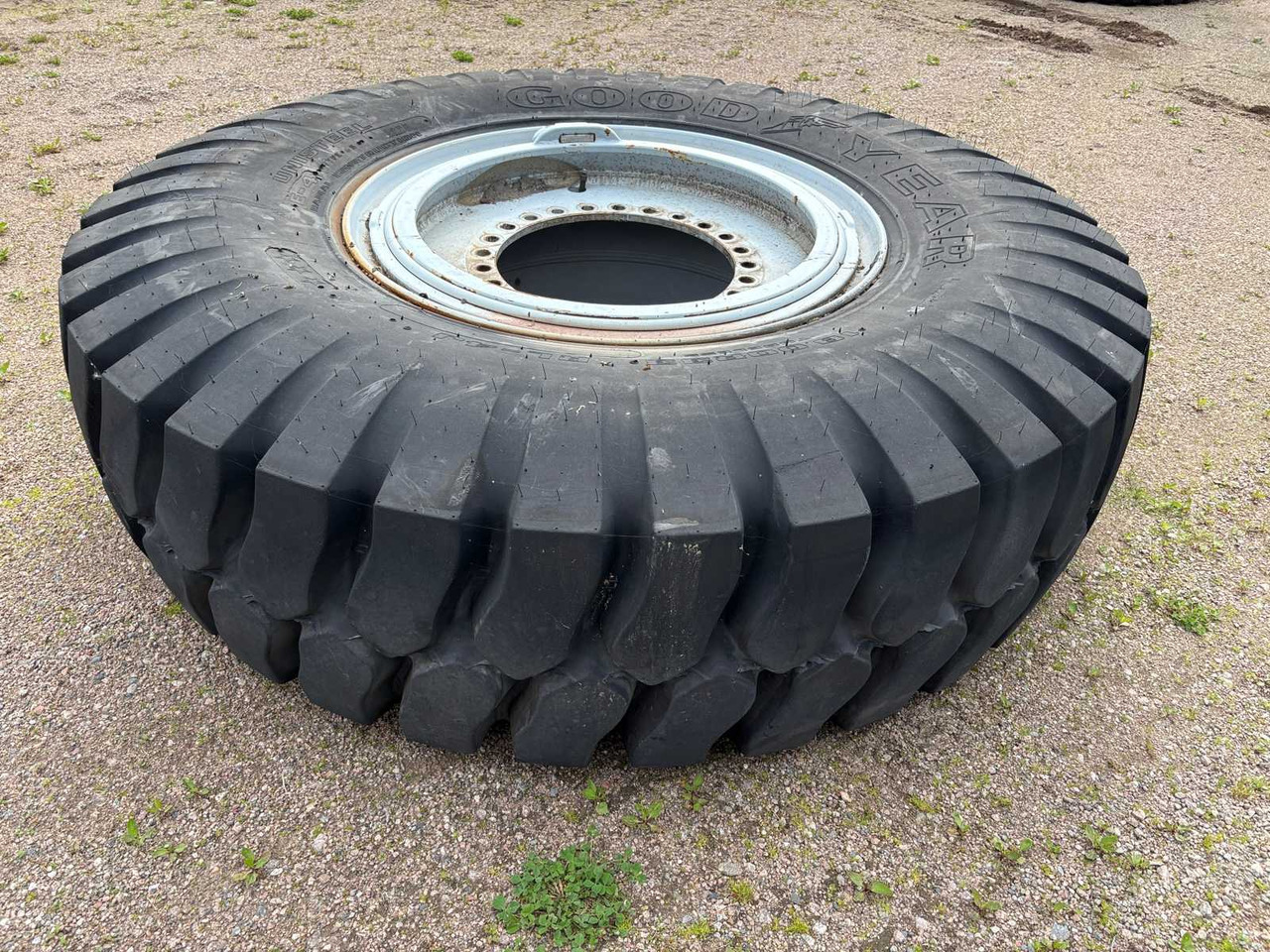 Tyre Goodyear 18.00 R33 1pc - Riepa: foto 5 Tyre Goodyear 18.00 R33 1pc - Riepa: foto 5