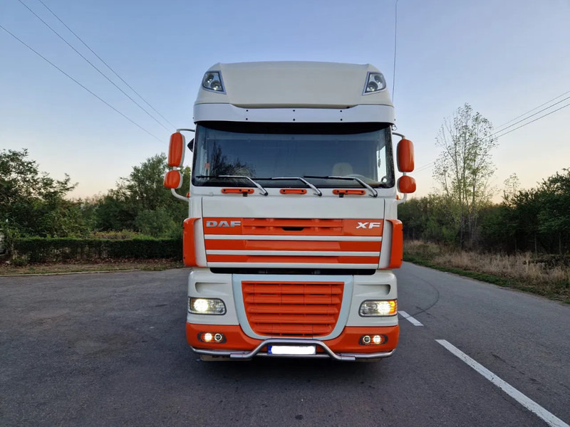 DAF XF 105.460 Manual - Termināļa traktors: foto 1 DAF XF 105.460 Manual - Termināļa traktors: foto 1