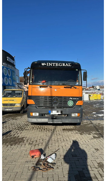 Mercedes-Benz Actros 1840 - Termināļa traktors: foto 1 Mercedes-Benz Actros 1840 - Termināļa traktors: foto 1