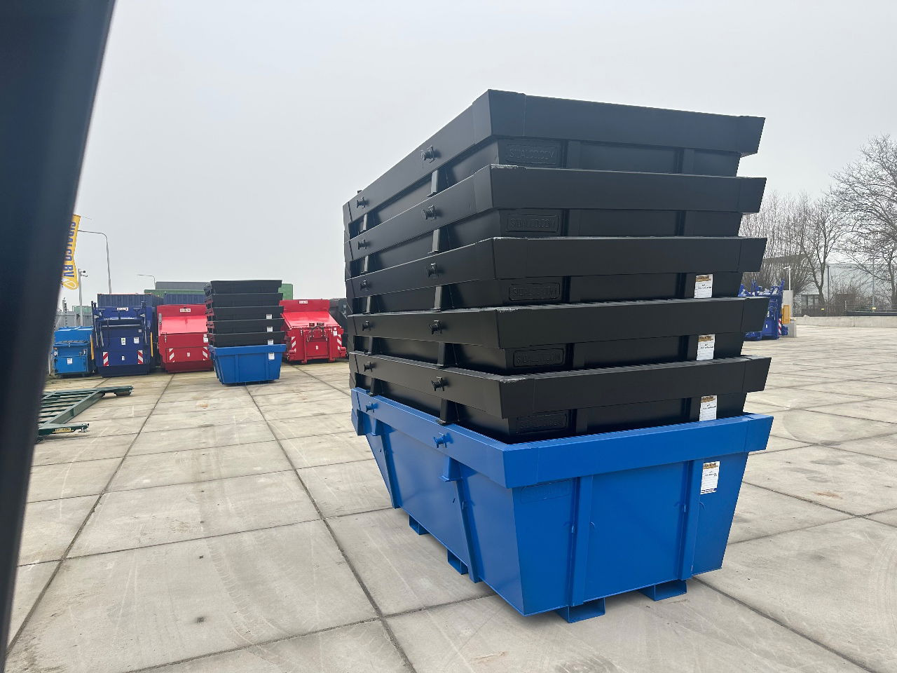 Sidalco 6m3 met heftruck lepel kokers - Lift dumper: foto 1 Sidalco 6m3 met heftruck lepel kokers - Lift dumper: foto 1