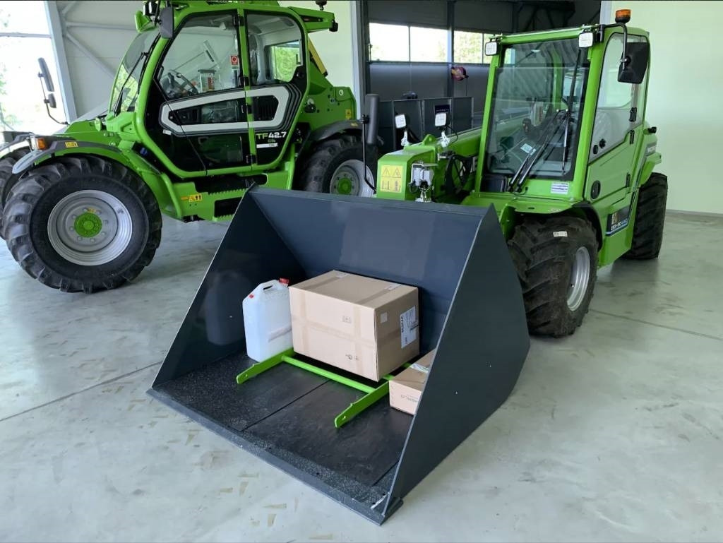 Merlo EW25.5-90 4WD - Teleskopiskais iekrāvējs: foto 4 Merlo EW25.5-90 4WD - Teleskopiskais iekrāvējs: foto 4