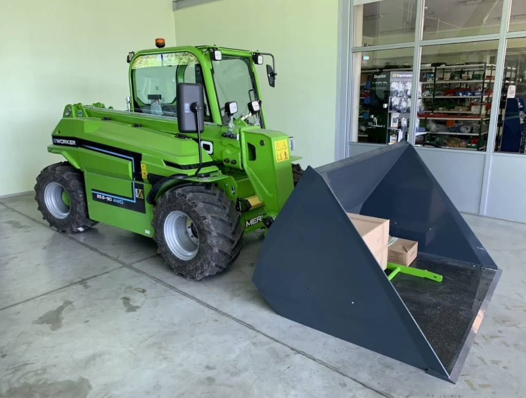 Merlo EW25.5-90 4WD - Teleskopiskais iekrāvējs: foto 3 Merlo EW25.5-90 4WD - Teleskopiskais iekrāvējs: foto 3