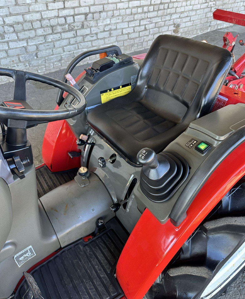 Yanmar F-180 - Traktors: foto 5 Yanmar F-180 - Traktors: foto 5
